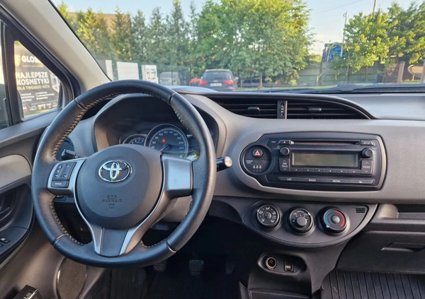 Toyota Yaris cena 24999 przebieg: 169000, rok produkcji 2015 z Olkusz małe 137